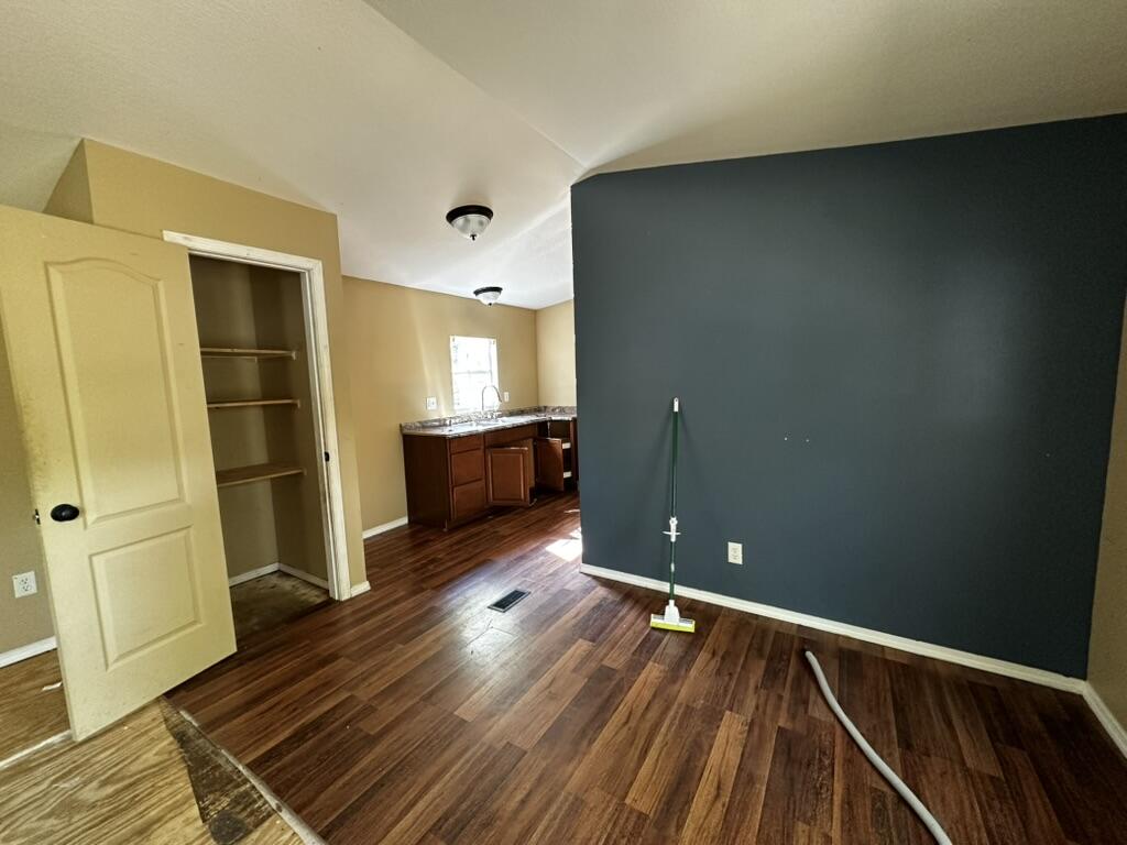 5629 Highway 393 Crestview, FL 32539 - Photo 7 of 17 Dining Area