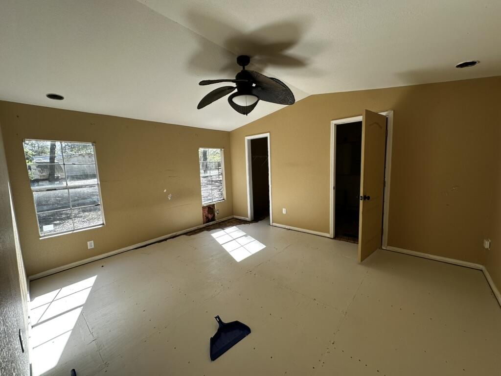 5629 Highway 393 Crestview, FL 32539 - Photo 10 of 17 Primary Bedroom