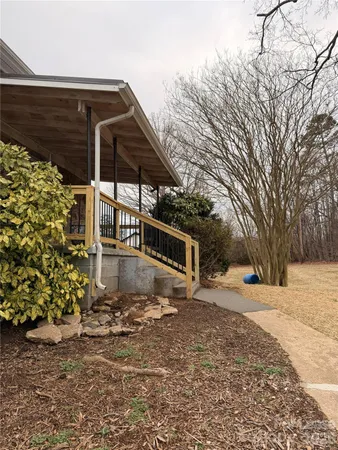 $1,250 | 2506 Connelly Springs Road, Granite Falls, NC 28630