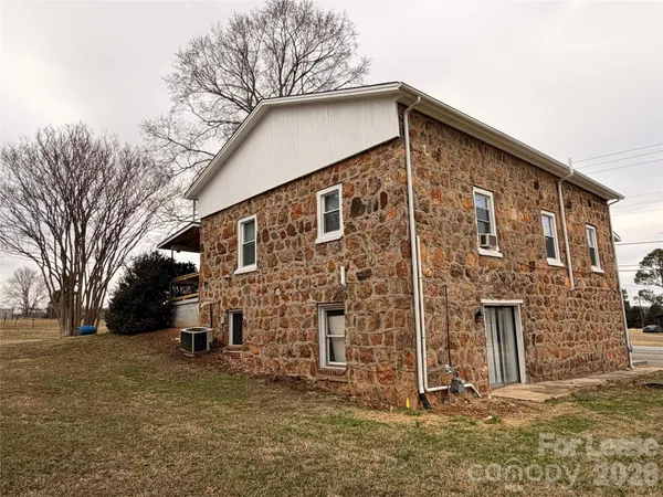 $1,250 | 2506 Connelly Springs Road, Granite Falls, NC 28630