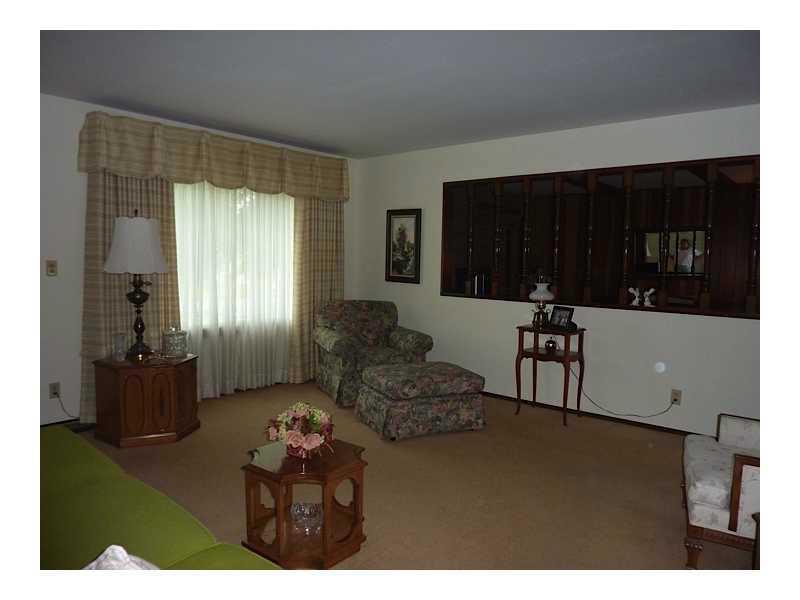 2614 Sickle Road Indianapolis, IN 46219 - Photo 4 of 22 Gallery Image 4