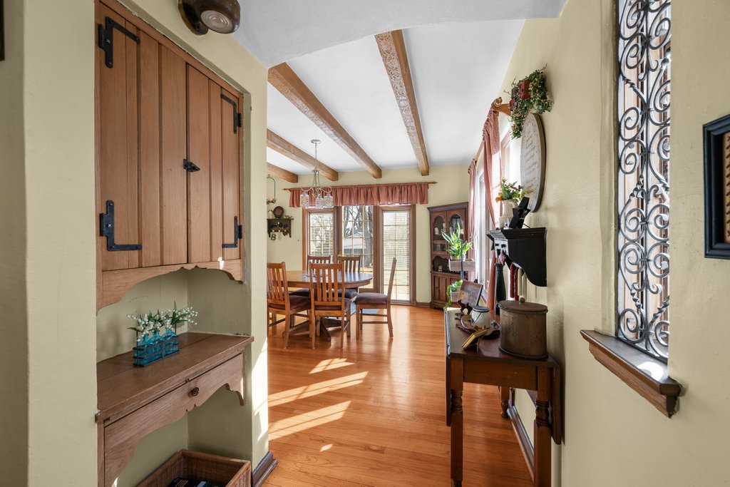 215 West Prospect Street Kewanee, IL 61443 - Photo 15 of 53 a dining room with furniture and a floor to ceiling window