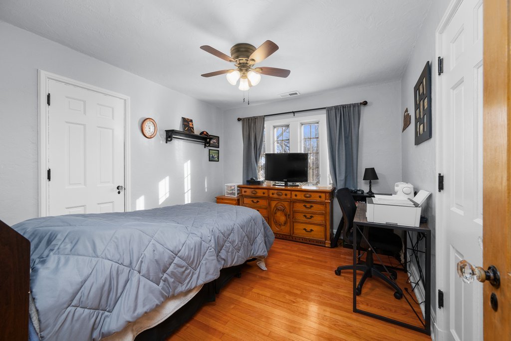 215 West Prospect Street Kewanee, IL 61443 - Photo 28 of 53 a bedroom with a bed and a desk