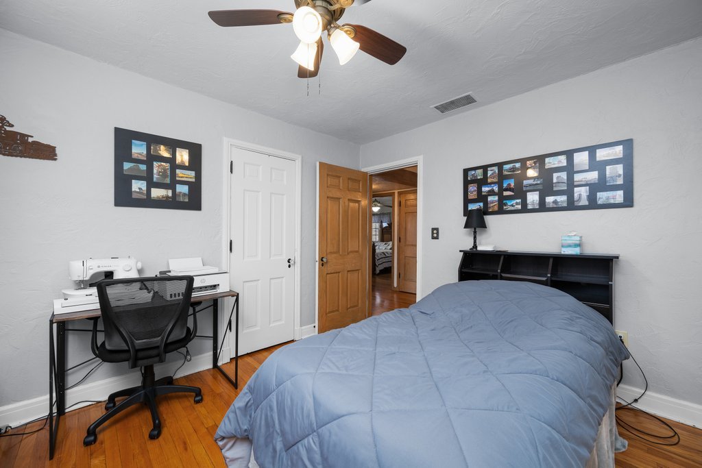 215 West Prospect Street Kewanee, IL 61443 - Photo 29 of 53 a bedroom with a bed and a desk