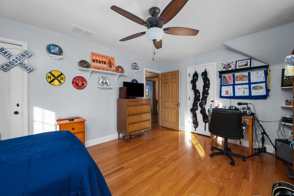 215 West Prospect Street Kewanee, IL 61443 - Photo 31 of 53 a bedroom with furniture and a window