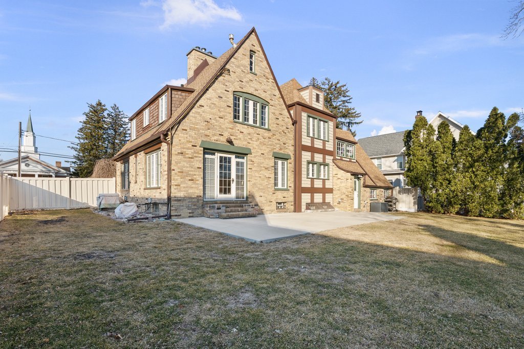 215 West Prospect Street Kewanee, IL 61443 - Photo 46 of 53 a view of an house with backyard and a tree
