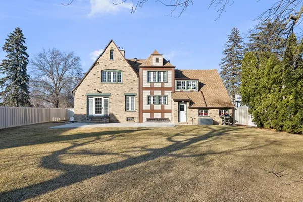 $235,000 | 215 West Prospect Street, Kewanee, IL 61443