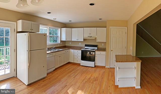 6382 Bozman Neavitt Road Neavitt, MD 21652 - Photo 9 of 18 Kitchen