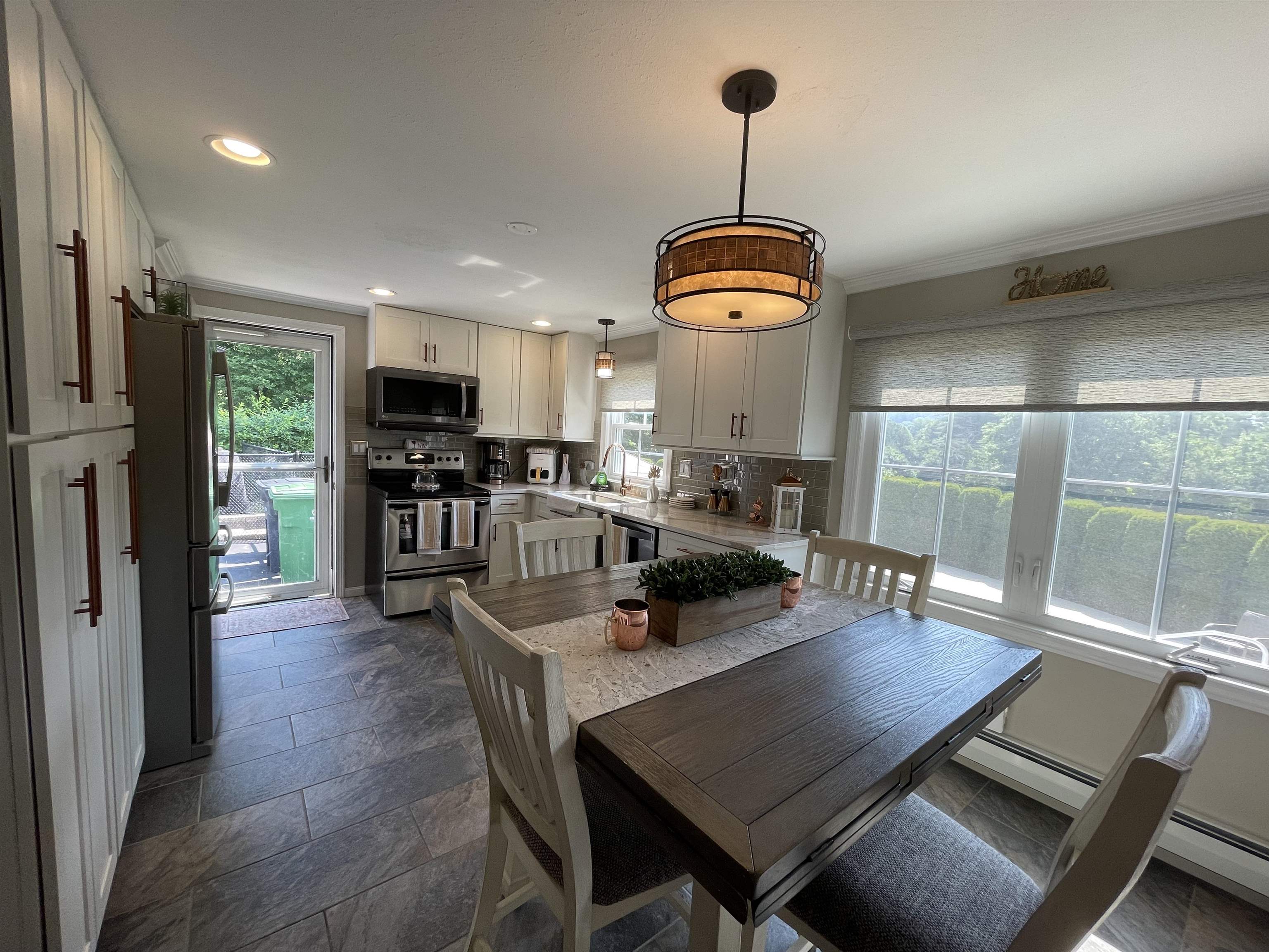 37 Wethersfield Road Nashua, NH 03062 - Photo 21 of 24