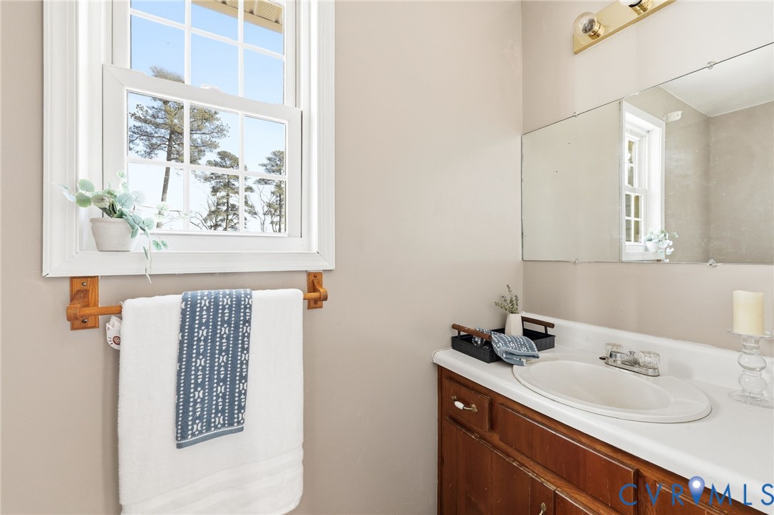 4946 Midway Road Church Road, VA 23833 - Photo 12 of 20 Half bath right off the laundry room