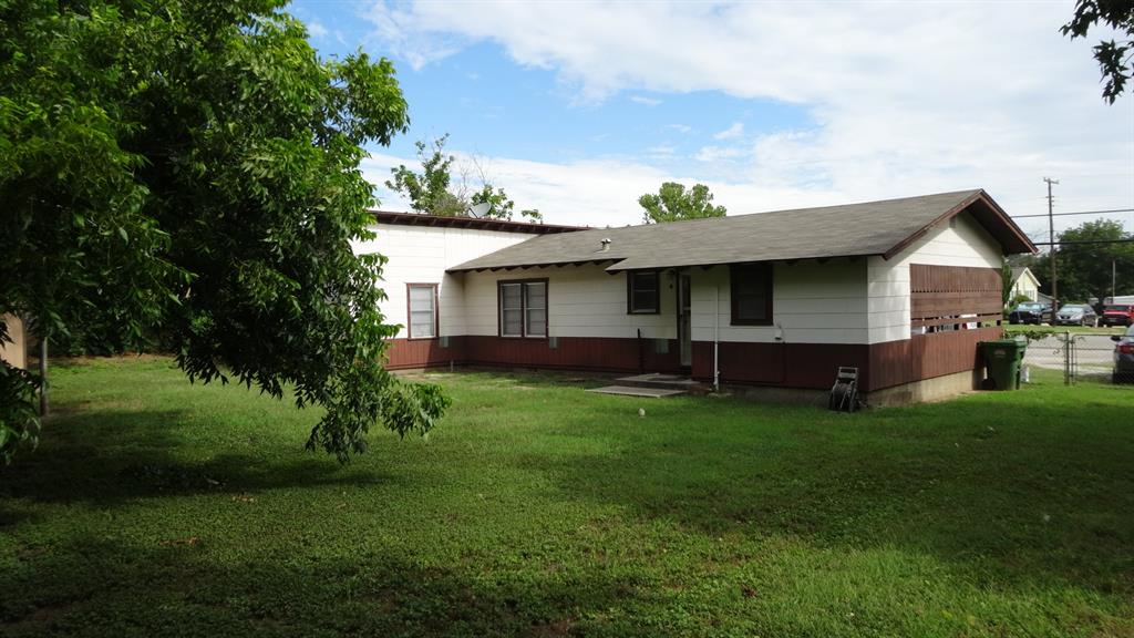 a view of outdoor space yard and patio
