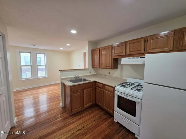 $1,050 | 19 Pleasant Street, Unit 2C, Adams, MA 01220