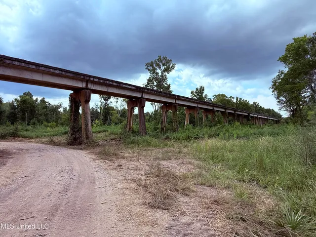 $2,462,400 | 190 Road Krotz Springs, Port Barre, LA 70577