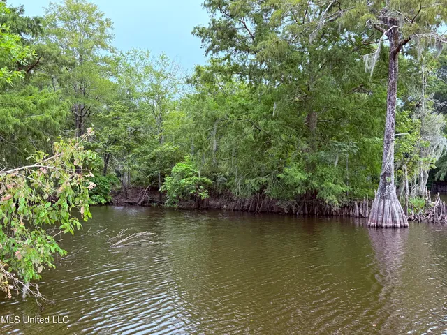 $2,462,400 | 190 Road Krotz Springs, Port Barre, LA 70577