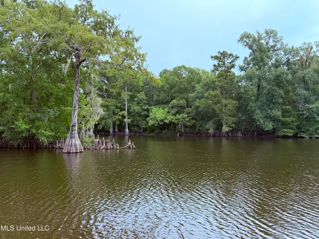 $2,462,400 | 190 Road Krotz Springs, Port Barre, LA 70577