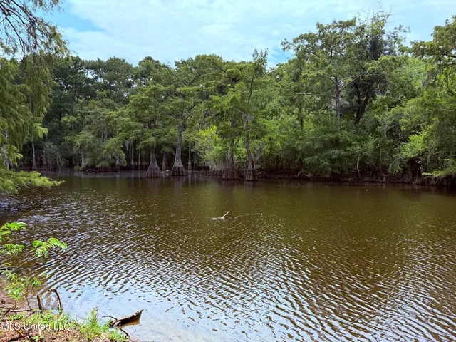 $2,462,400 | 190 Road Krotz Springs, Port Barre, LA 70577