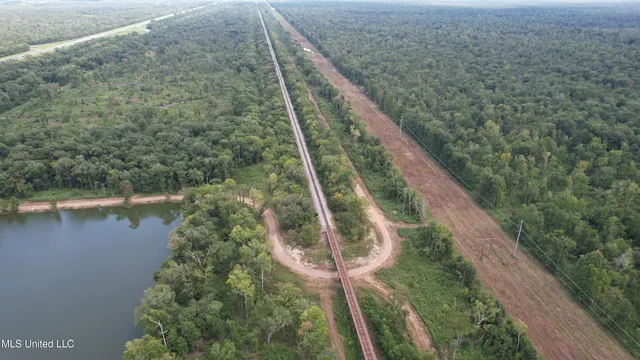 $2,462,400 | 190 Road Krotz Springs, Port Barre, LA 70577