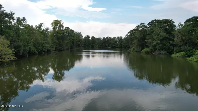 $2,462,400 | 190 Road Krotz Springs, Port Barre, LA 70577