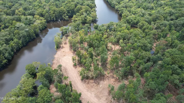 $2,462,400 | 190 Road Krotz Springs, Port Barre, LA 70577