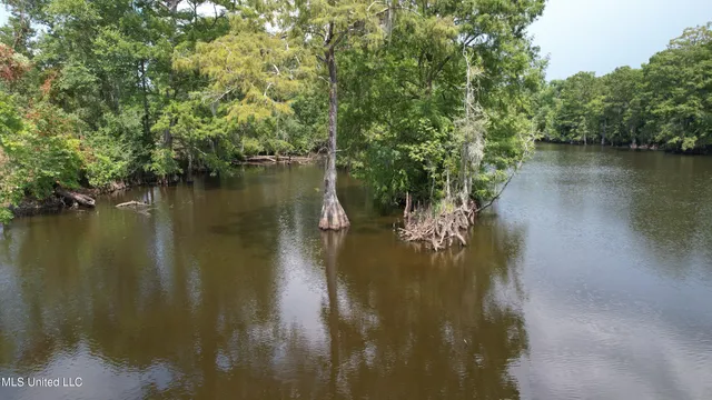 $2,462,400 | 190 Road Krotz Springs, Port Barre, LA 70577