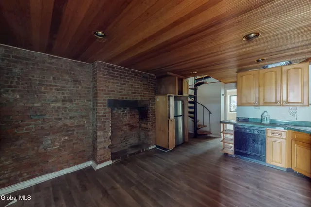 $200,000 | 335 Madison Avenue, Albany, NY 12210