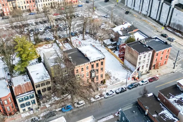 $200,000 | 335 Madison Avenue, Albany, NY 12210