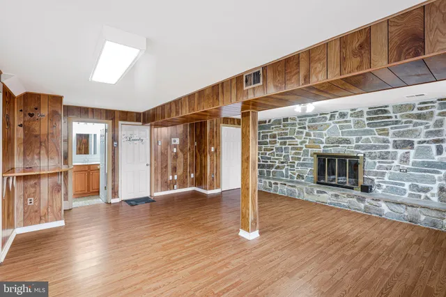 $720,000 | 1600 North Craig Street, Sterling, VA 20164