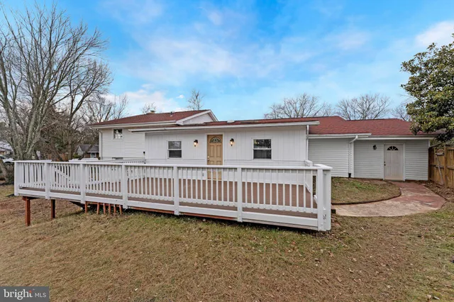 $720,000 | 1600 North Craig Street, Sterling, VA 20164