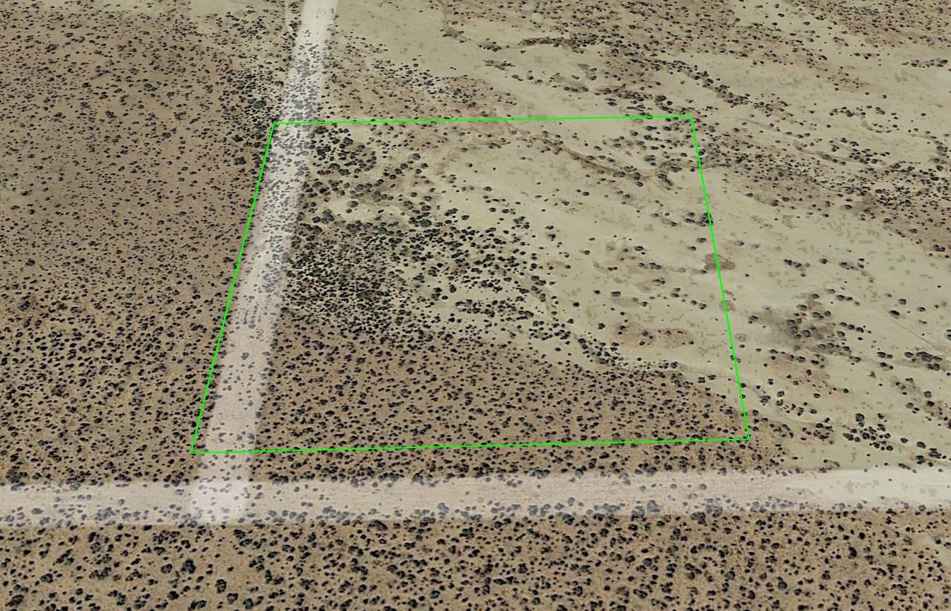 N/o Decatur Ave Vic 27th Street East Mojave, CA 93501 - Photo 2 of 6 a bathroom with a shower curtain