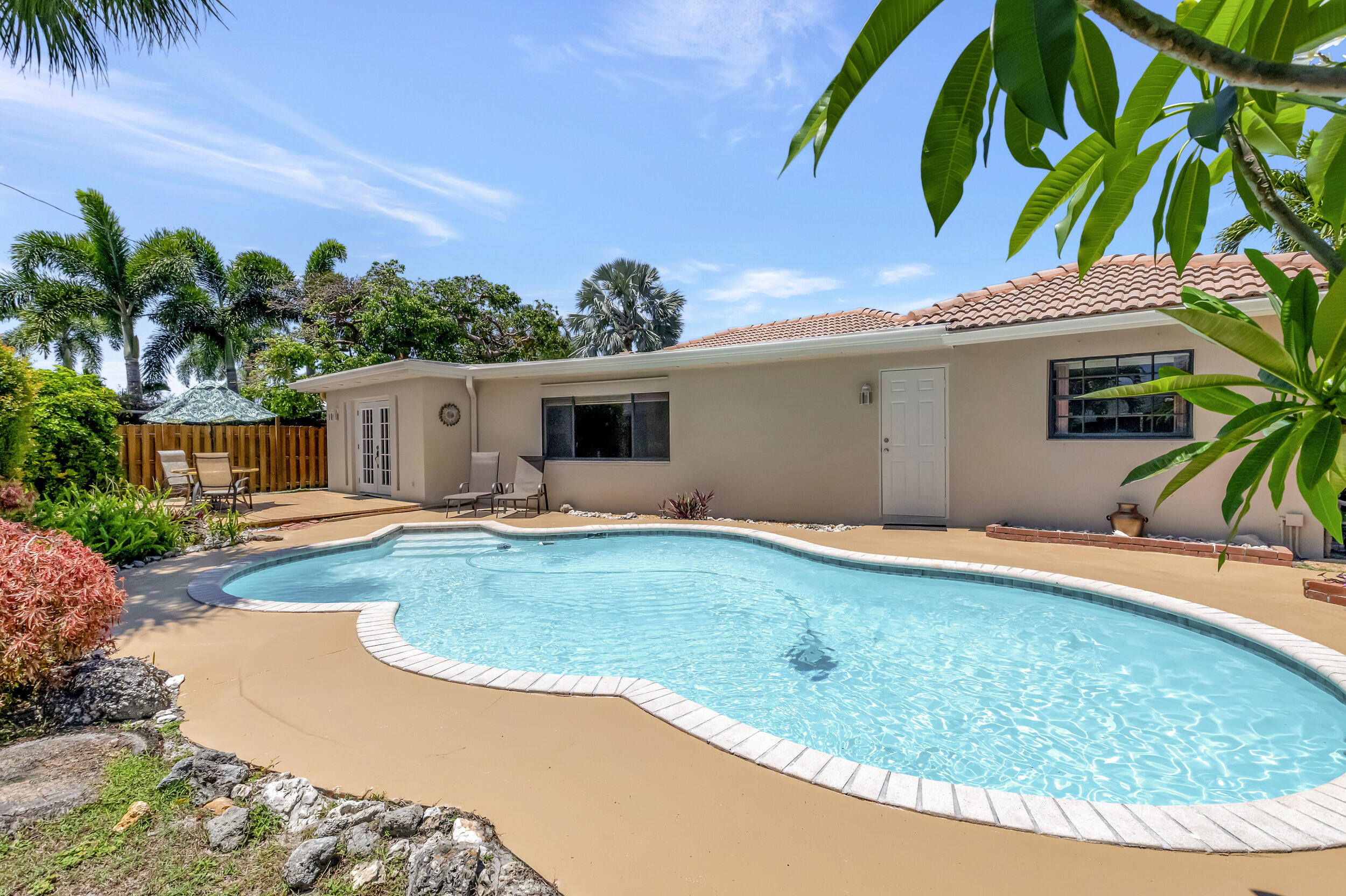 1040 Southwest 3rd Street Boca Raton, FL 33486 - Photo 12 of 38 23_dsc_5559