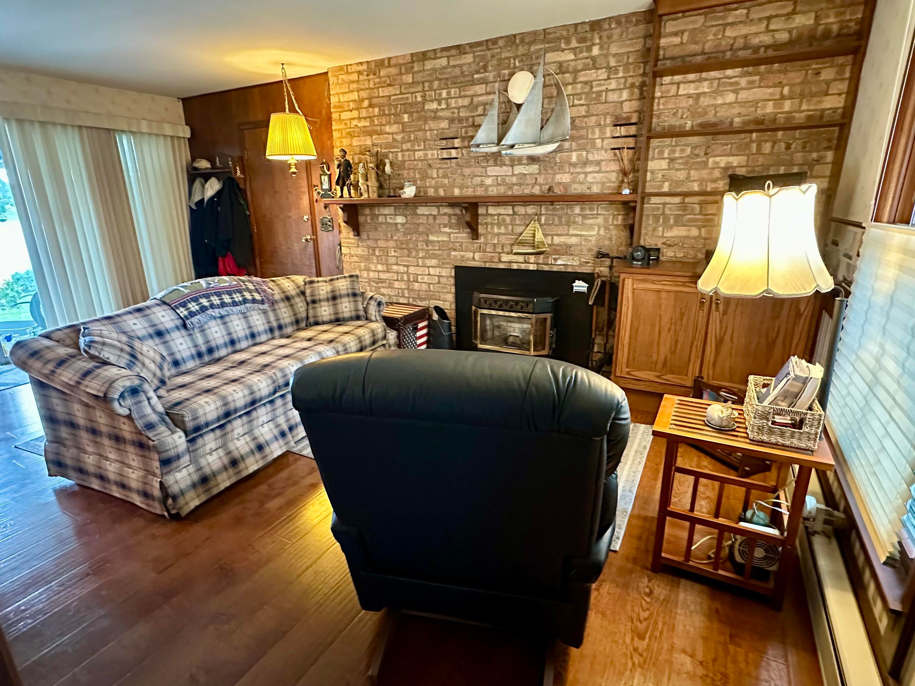 444 Riverside Drive Cheboygan, MI 49721 - Photo 4 of 43 Family Room