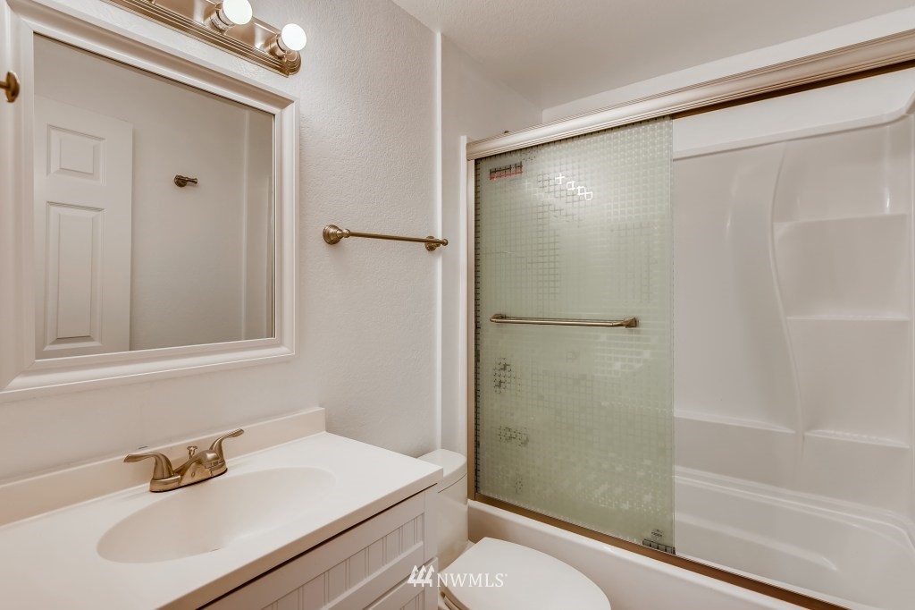 2206 185th Place Southeast Bothell, WA 98012 - Photo 17 of 27