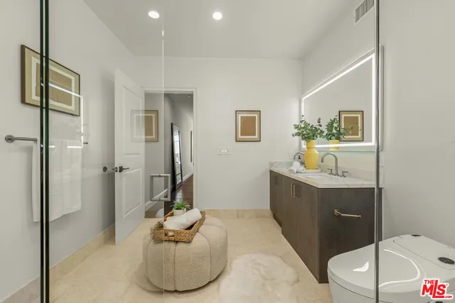 $13,950 | 1825 Pandora Avenue, Unit 201, Los Angeles, CA 90025