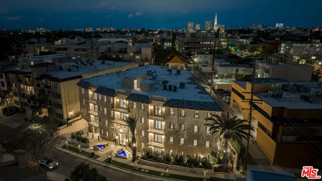 $13,950 | 1825 Pandora Avenue, Unit 201, Los Angeles, CA 90025