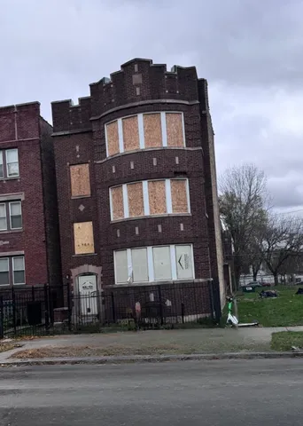 $229,000 | 7524 South Colfax Avenue, Chicago, IL 60649