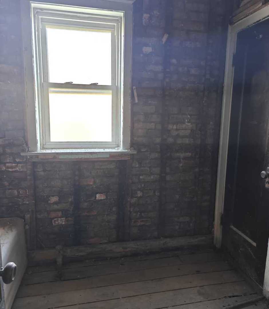 7524 South Colfax Avenue Chicago, IL 60649 - Photo 14 of 31