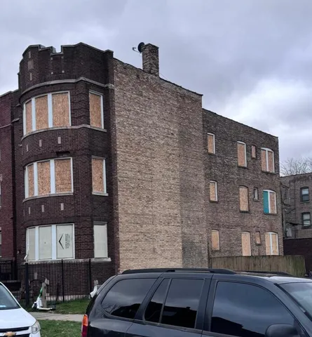 $229,000 | 7524 South Colfax Avenue, Chicago, IL 60649