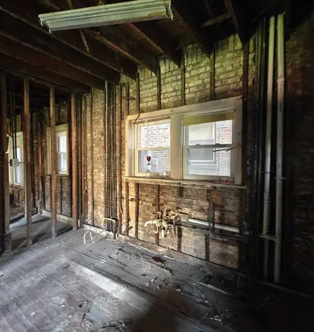 $229,000 | 7524 South Colfax Avenue, Chicago, IL 60649