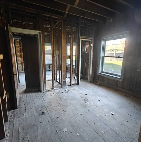 $229,000 | 7524 South Colfax Avenue, Chicago, IL 60649