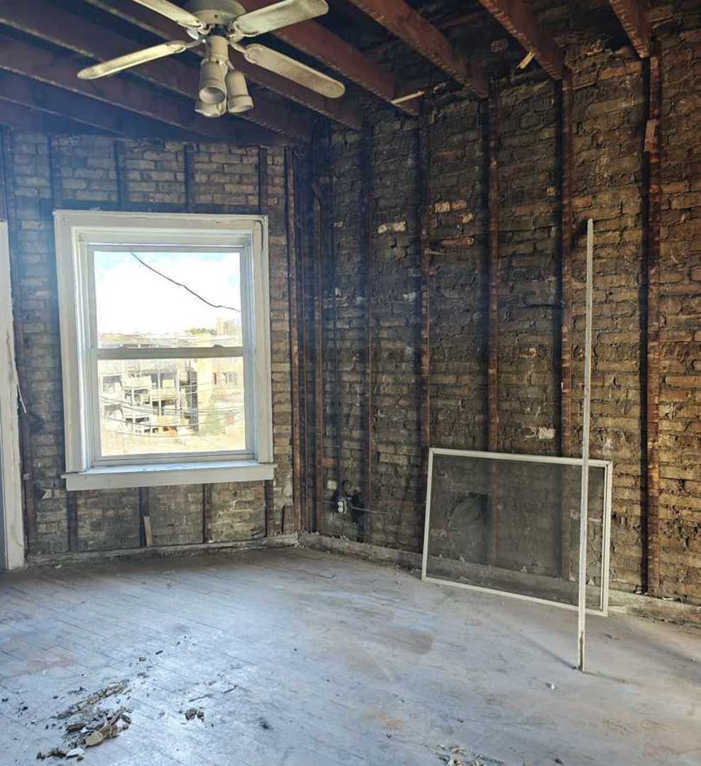 7524 South Colfax Avenue Chicago, IL 60649 - Photo 7 of 31