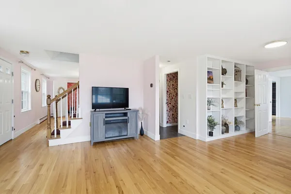 $895,000 | 21 Little River Road, Nottingham, NH 03290