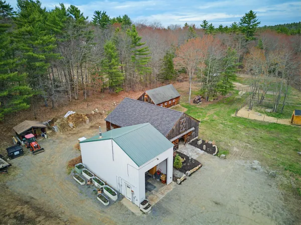 $895,000 | 21 Little River Road, Nottingham, NH 03290