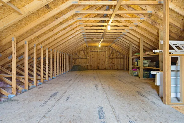 $895,000 | 21 Little River Road, Nottingham, NH 03290