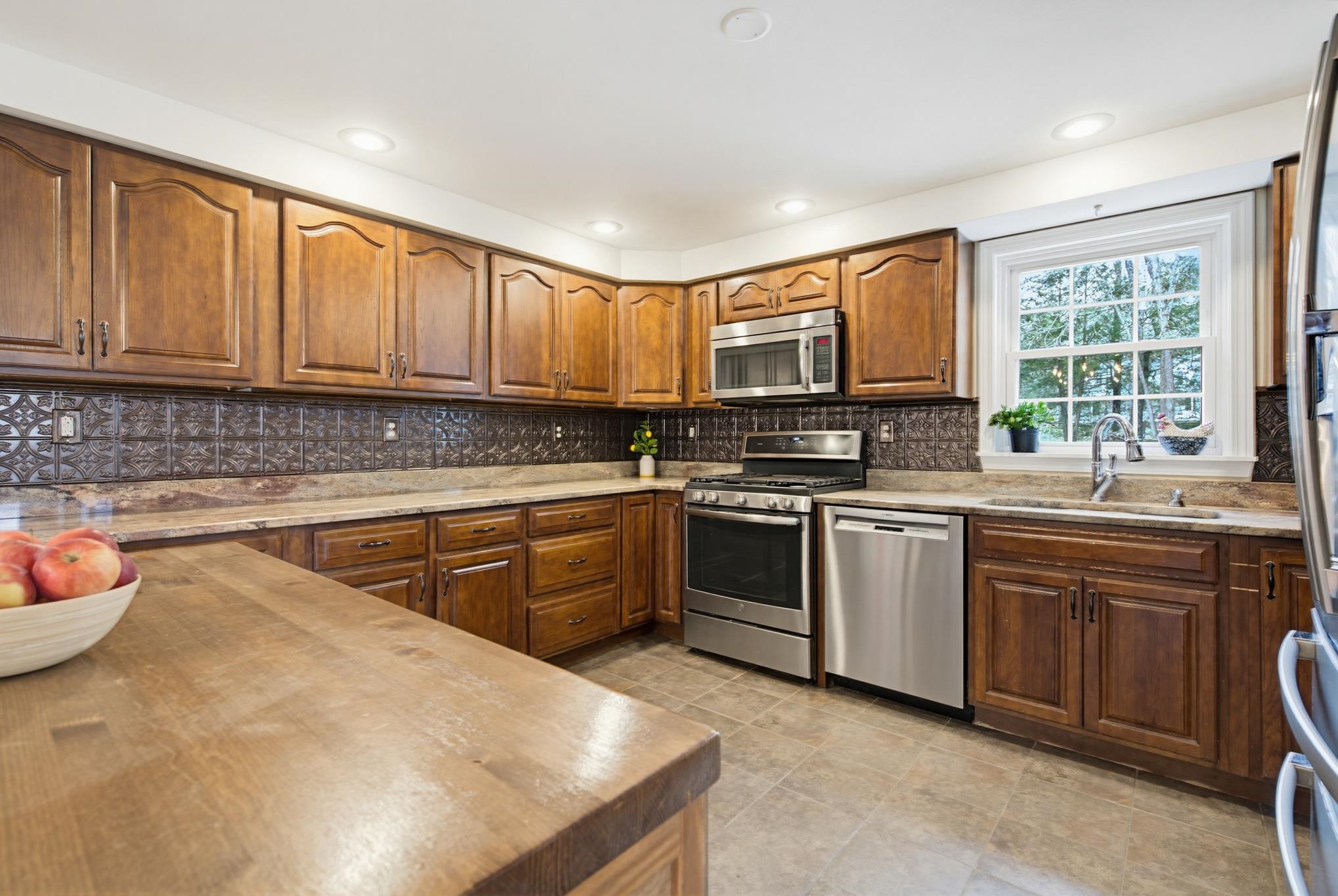 21 Little River Road Nottingham, NH 03290 - Photo 8 of 60