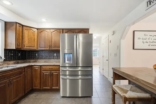 $895,000 | 21 Little River Road, Nottingham, NH 03290