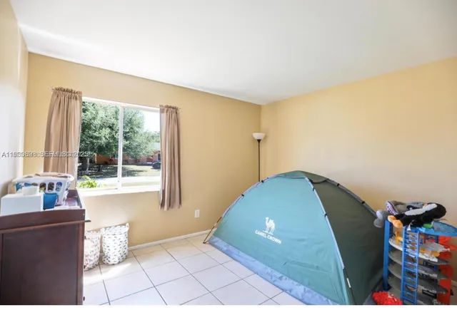 $2,500 | 250 Southwest Homeland Road, Port St. Lucie, FL 34953