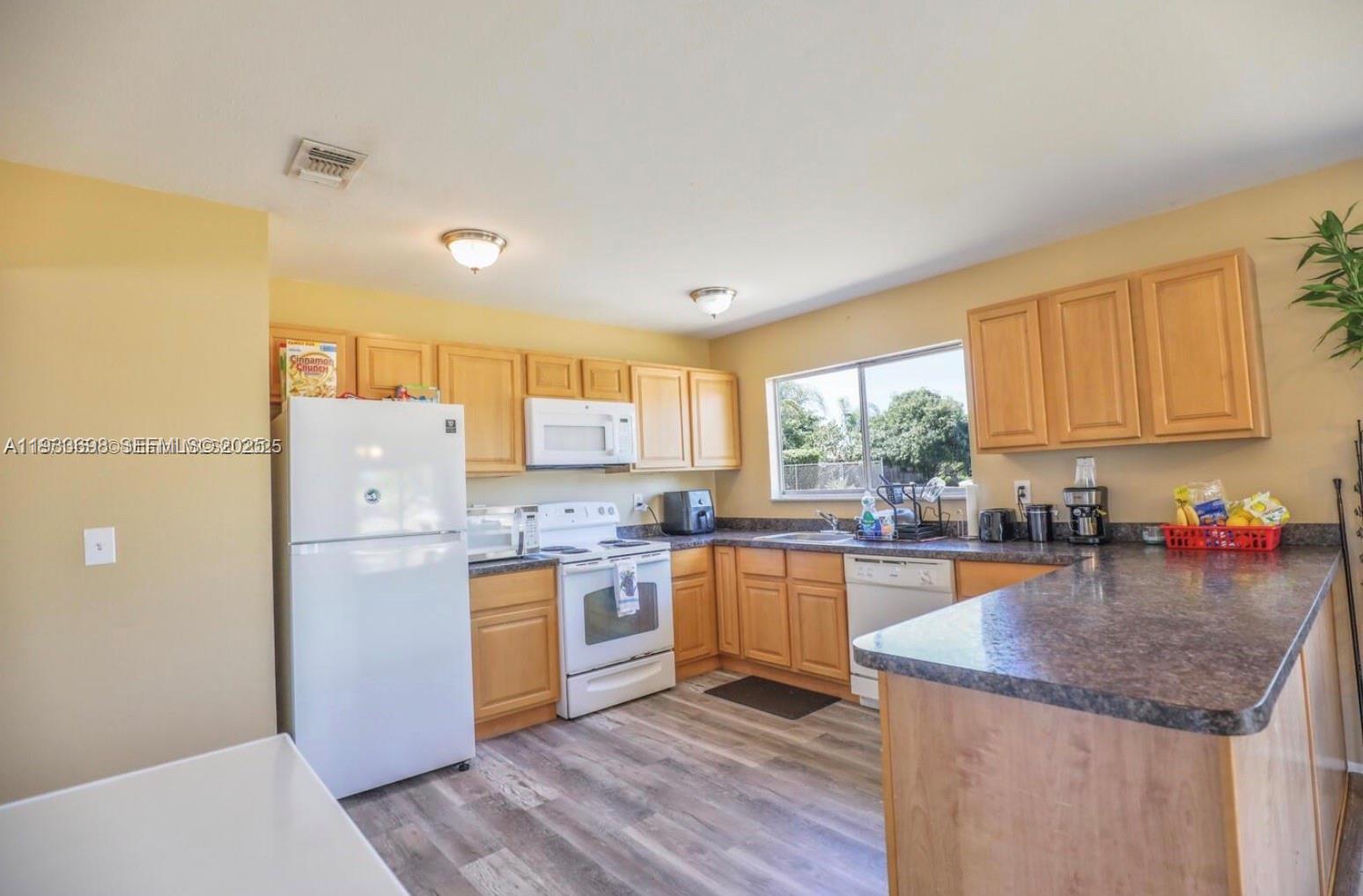 250 Southwest Homeland Road Port St. Lucie, FL 34953 - Photo 9 of 20