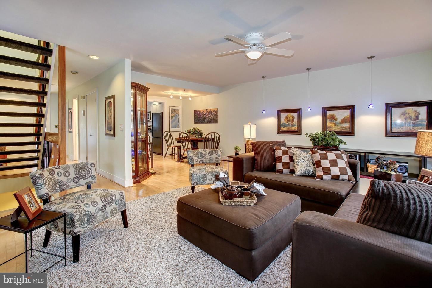 1964 Winterport Cluster Reston, VA 20191 - Photo 3 of 30 Living Room