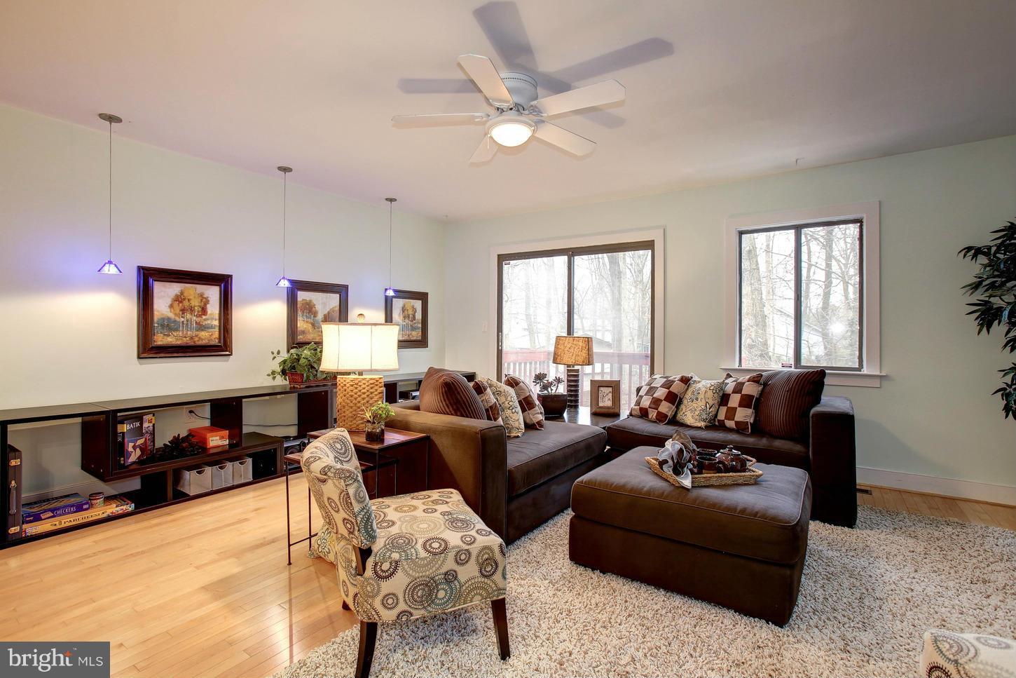 1964 Winterport Cluster Reston, VA 20191 - Photo 4 of 30 Living Room