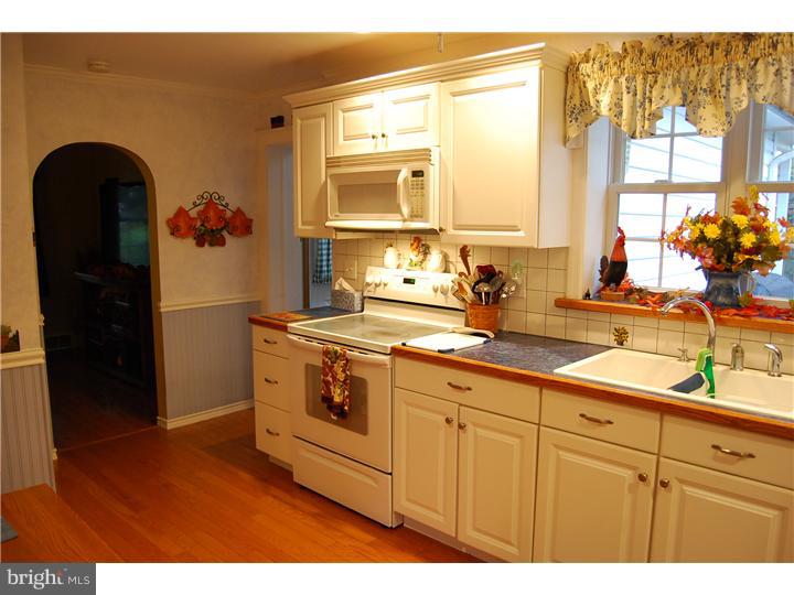 323 Washington Street Spring City, PA 19475 - Photo 5 of 24